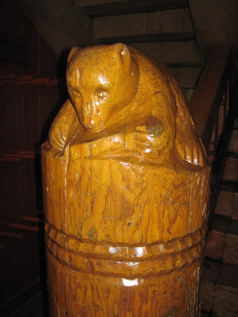 bear carving